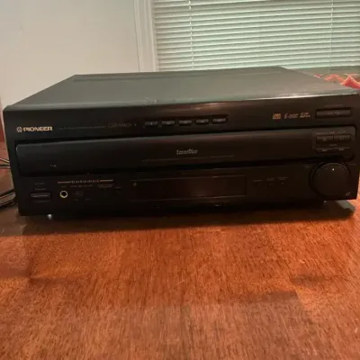 Pioneer CLD-M403 Multi-Play LaserDisc and 5-Disc CD player 