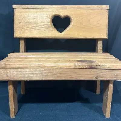 Mini Wooden Heart Back Bench – Rustic Wood