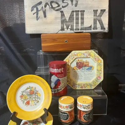 Vintage Kitchen Decor Collection – Triumph Plates, Calumet Tin & More
