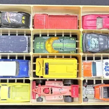 Vintage Die-Cast Toy Cars & Trucks – 12 Pieces With Storage Tray