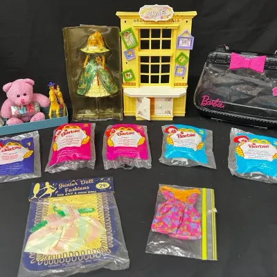 Vintage Barbie Collectibles, Accessories & McDonald's Toys