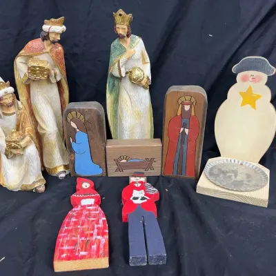 Wooden Nativity & Christmas Decor Collection