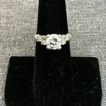 Scott Kay Designed Lady’s Diamond Ring Set In Platinum - 2.59 cts