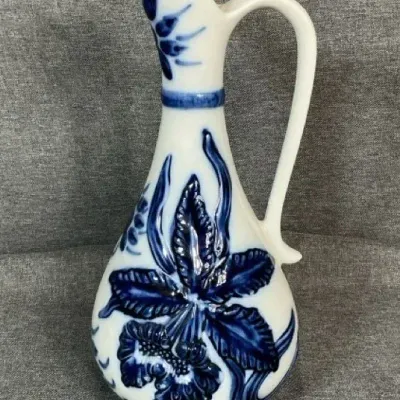 Porcelana Monte Siáo Delft Style Porcelain Pitcher