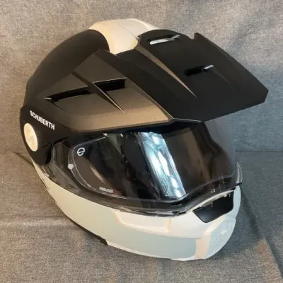 SCHUBERTH E1 BMW Helmet New in XL with Bag