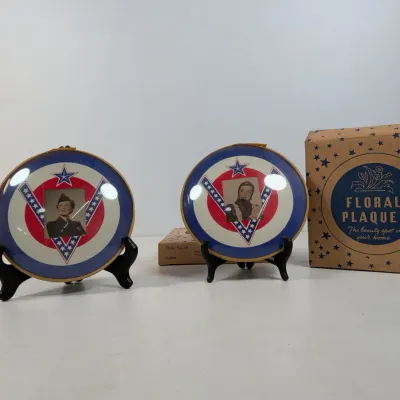 Sale Photo Thumbnail #75: Pair of vintage World War II era patriotic glass picture plaques with V for Victory designs, accompanied by original box.