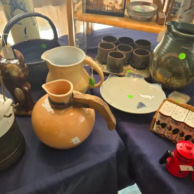 Sale Photo Thumbnail #18: Asian and mid-century modern ceramics 
