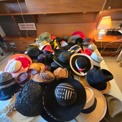 Sale Photo Thumbnail #113: Large collection of vintage women's and  hats