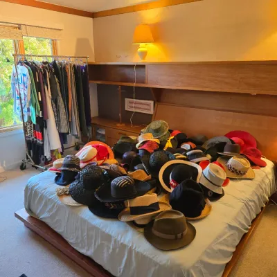 Sale Photo Thumbnail #4: Large collection of vintage hats 