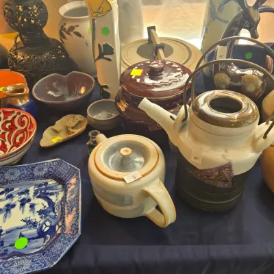 Sale Photo Thumbnail #19: vintage Asian and studio pottery, 