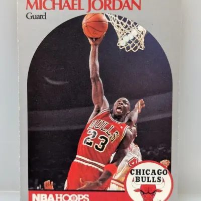 1989-90 NBA Hoops Michael Jordan #200 basketball trading card, featuring the Chicago Bulls guard going up for a layup.