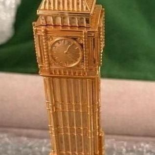 Gold-tone miniature souvenir Big Ben figurine