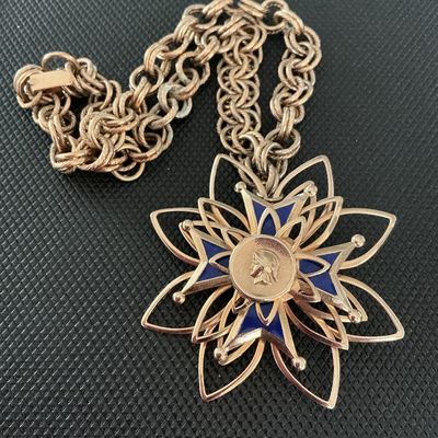 Vintage Gold Tone & Blue Enamel Star Pendant Brooch Necklace signed Reinad