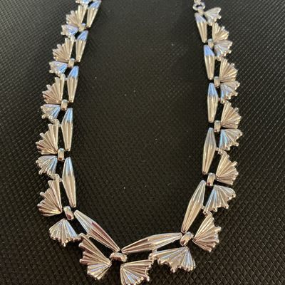 Vintage Trifari Silver Tone Fan Link Choker Necklace