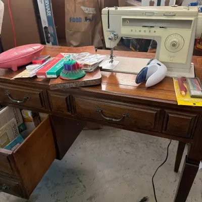 Vintage Singer Stylist 518 Sewing Machine, Cabinet & Accessories