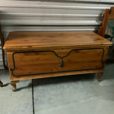 Vintage Lane Cedar Chest with Decorative Trim & Cabriole Feet