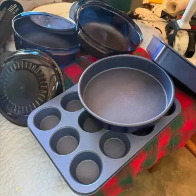 Vintage Tupperware Cookware & Baking Pan Assortment