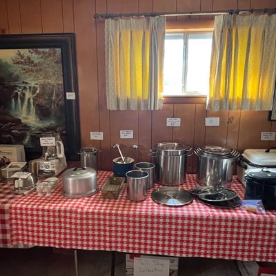 Roasters, Stock Pots, Large Platters