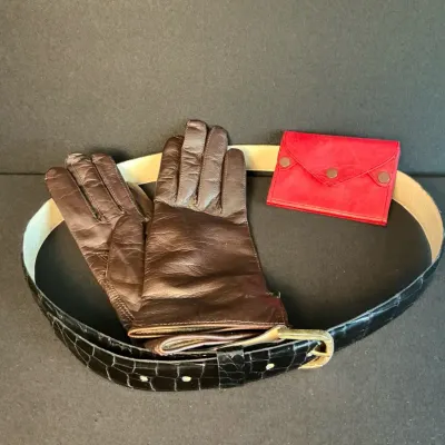 Leather Belt, Coin Purse And Size 6.5 Gloves 