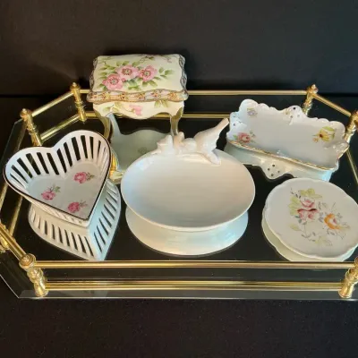 Mirrored Vanity Tray With Decorative Items 
