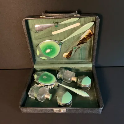 Art Deco-style Ladies Travel Grooming Set