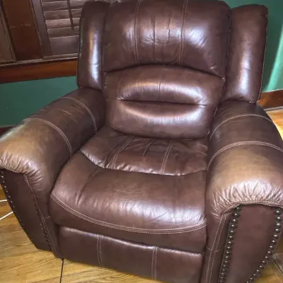Flexsteel Electric Oscar Leather Recliner, Lot B