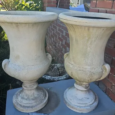 Classic Style Outdoor Urn Planters