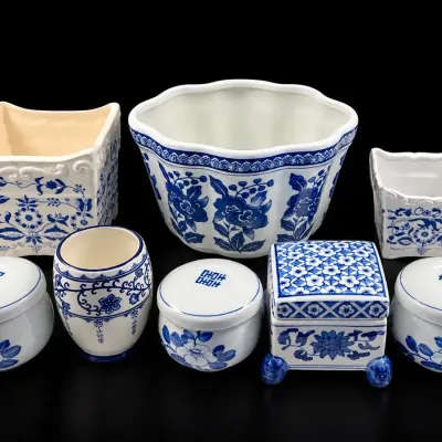 Blue & White Chinoiserie Porcelain Collection – 8-Piece Planter, Vase & Trinket Box Lot