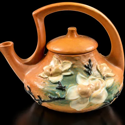 Vintage Roseville Magnolia Teapot Apple Thorn c 1937-1945