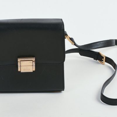 ESCADA LEATHER PURSE.