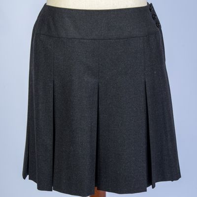 CHANEL BOUTIQUE SKIRT IN BLACK, SIZE 44.
