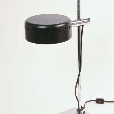 ROBERT SONNEMAN TIK 7701 DESK LAMP.