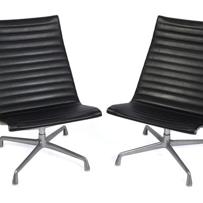 PAIR OF CHARLES EAMES FOR HERMAN MILLER LOUNGE CHAIRS.