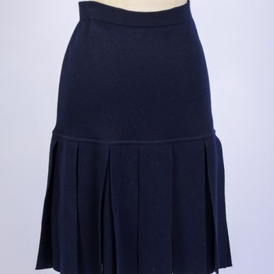 CHANEL BOUTIQUE WOOL SKIRT, SIZE 44.