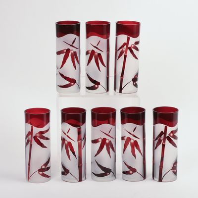 EIGHT MID CENTURY RED AND FROSTED GLASSES.