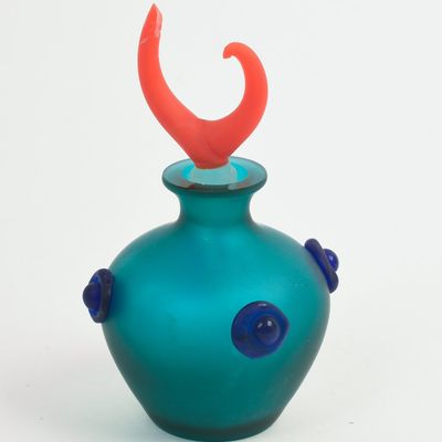 ART GLASS PERFUME BOTTLE.