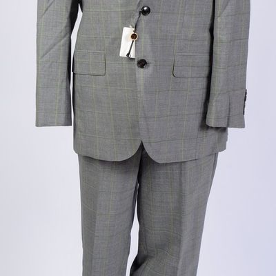 GREY PAID TED BAKER SUIT. NWT.