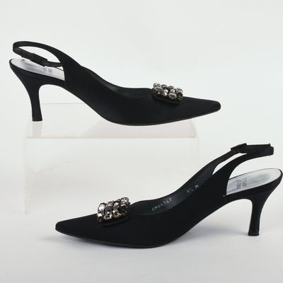 STUART WEITZMAN HEELS, 6 1/2 M.