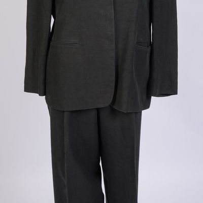 GIORGIO ARMANI LADIES PANT SUIT, SIZE 48.