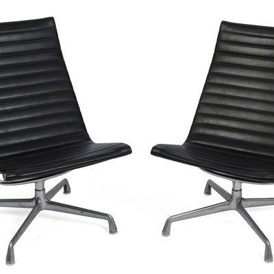 PAIR OF CHARLES EAMES FOR HERMAN MILLER LOUNGE CHAIRS.