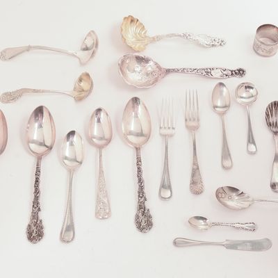 COLLECTION OF STERLING SILVER FLATWARE.