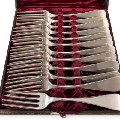 Set Of 12 Sterling Silver N.G. Wood & Son, Boston Dinner Forks With Original Case, c. 1900