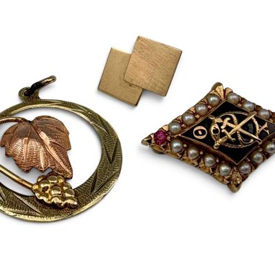 Grouping of Gold Jewelry