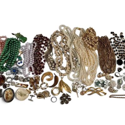 Lot of Vintage Silver, Freshwater Pearl & Costume Jewelry