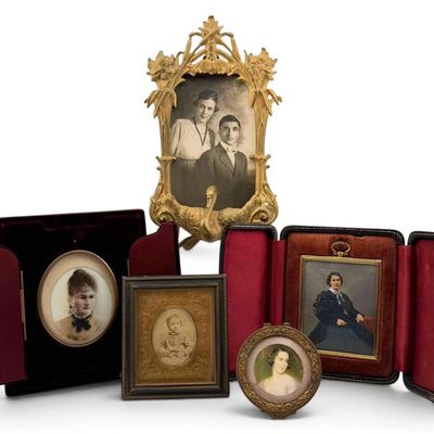 Group of Antique Photographs & Picture Frames