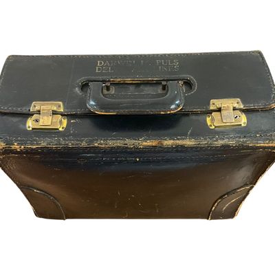 Sale Photo Thumbnail #44: Vintage Delta Airlines Leather Pilots Bag