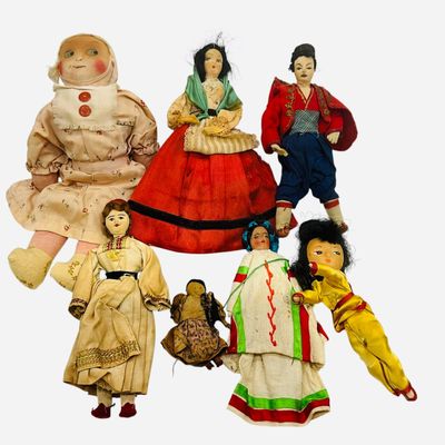 Sale Photo Thumbnail #61: Lot of 7 Vintage Cloth Dolls