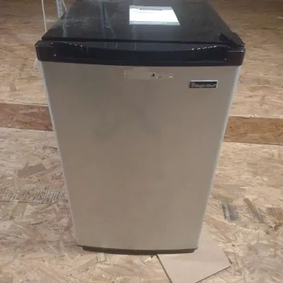Magic Chef 4.4 Cubic Ft Mini Fridge