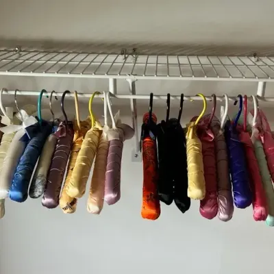 Satin Hangers (x35)