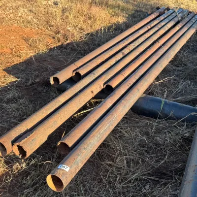 Sale Photo Thumbnail #4: Bundle of tubular metal.